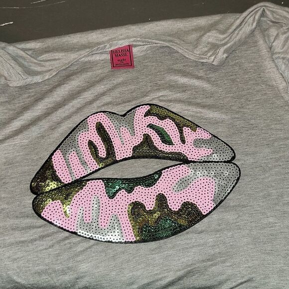 Melissa Masse Heather Gray Top Sequin Camo Lips Women's Plus Sz XXL 2X - Picture 5 of 6